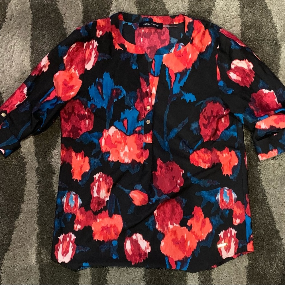 Ivanka Trump Small sized blouse